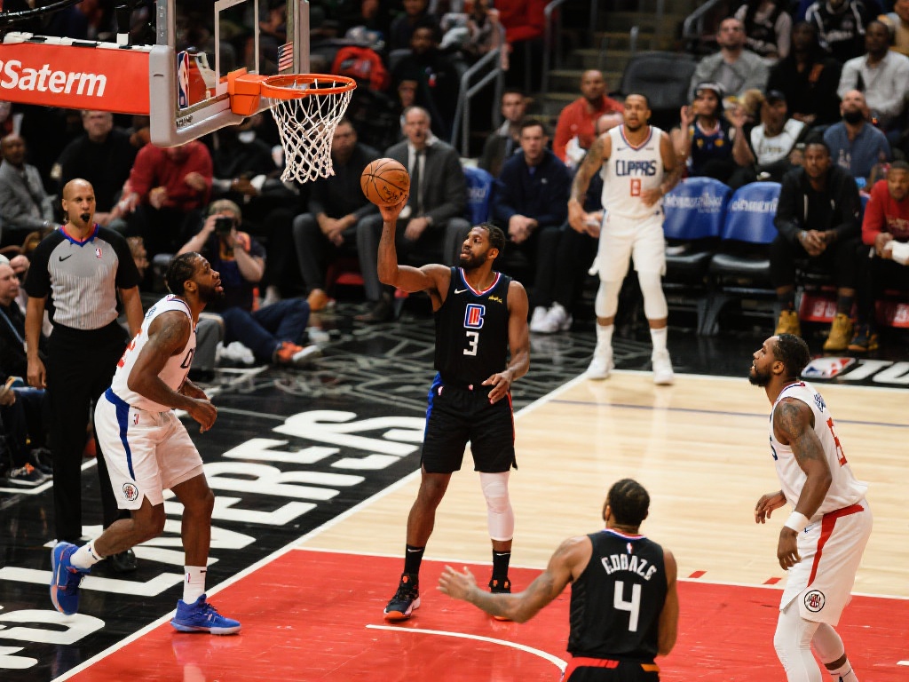 魔术前冷后热，三分钟狂轰16分逆转快船