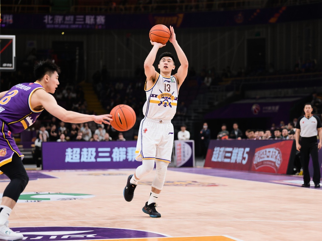 杨皓喆三分爆发助北控男篮超三联赛首胜