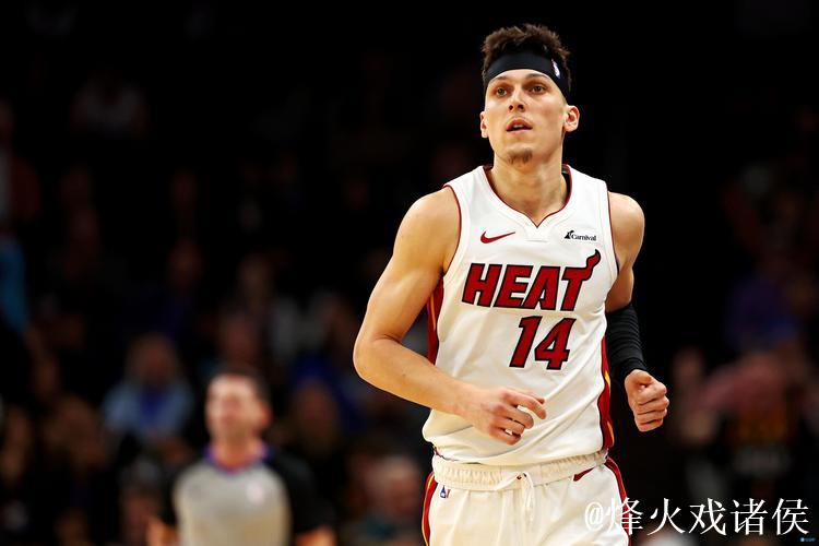 斯波:希罗赛前自我感觉状态不佳,明天会重新评估他的情况 斯波:希罗赛前自我感觉状态不佳,明天会重新评估他的情况