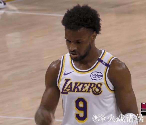 克内克特狂砍35分，布朗尼贡献4分2篮板，湖人险胜太阳