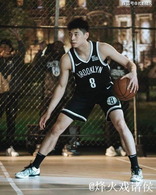 崔永熙4分钟爆发5分 高难度得分点燃全场激情 崔永熙4分钟爆发5分 高难度得分点燃全场激情